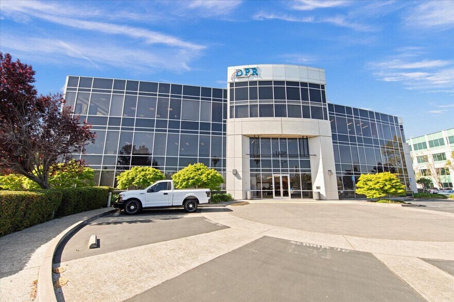 1450 Veterans Blvd, Redwood City, CA à louer - Photo de l’immeuble – Image 2 sur 22