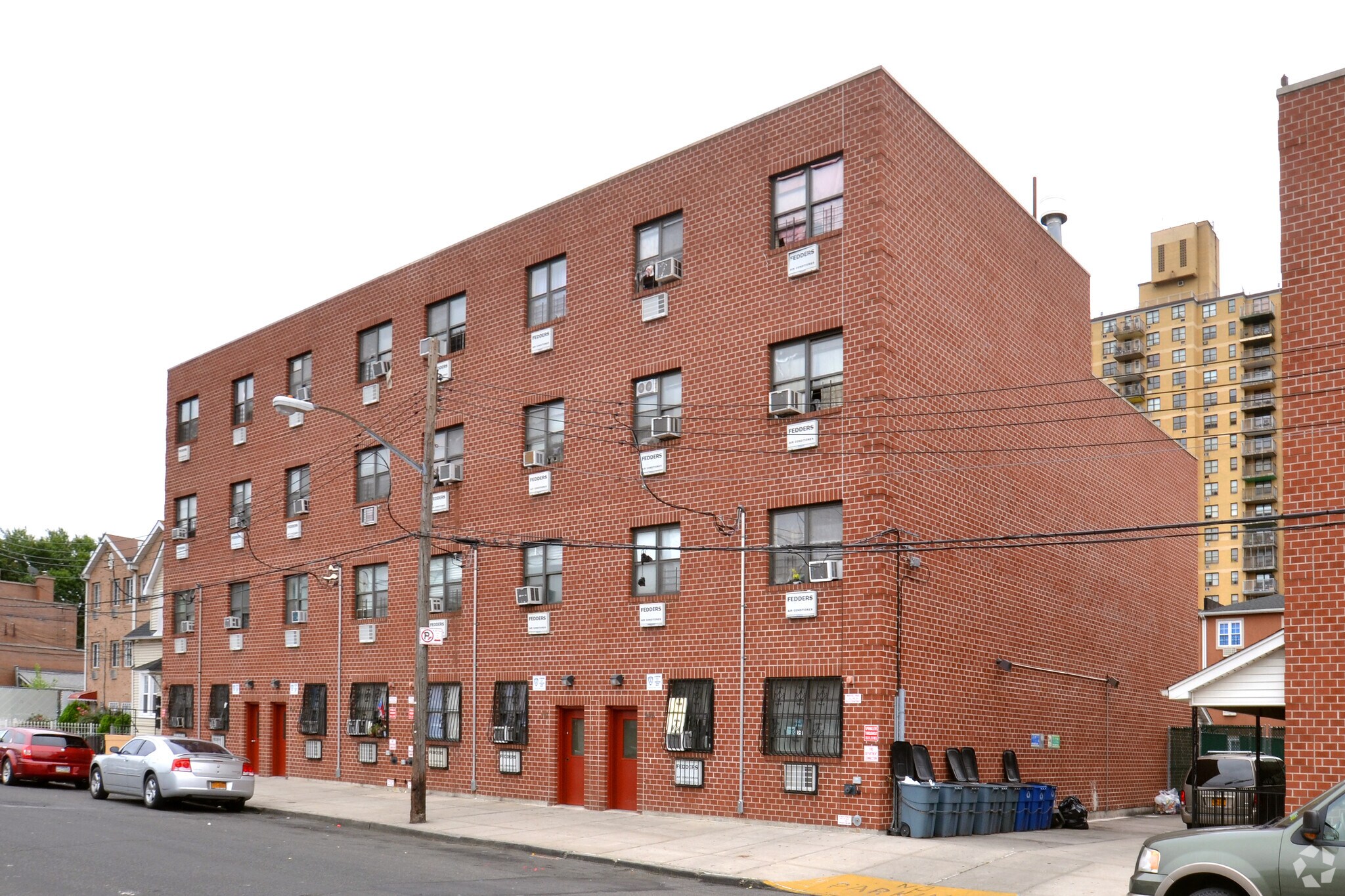 943 Croes Ave, Bronx, NY à vendre Photo principale– Image 1 sur 3