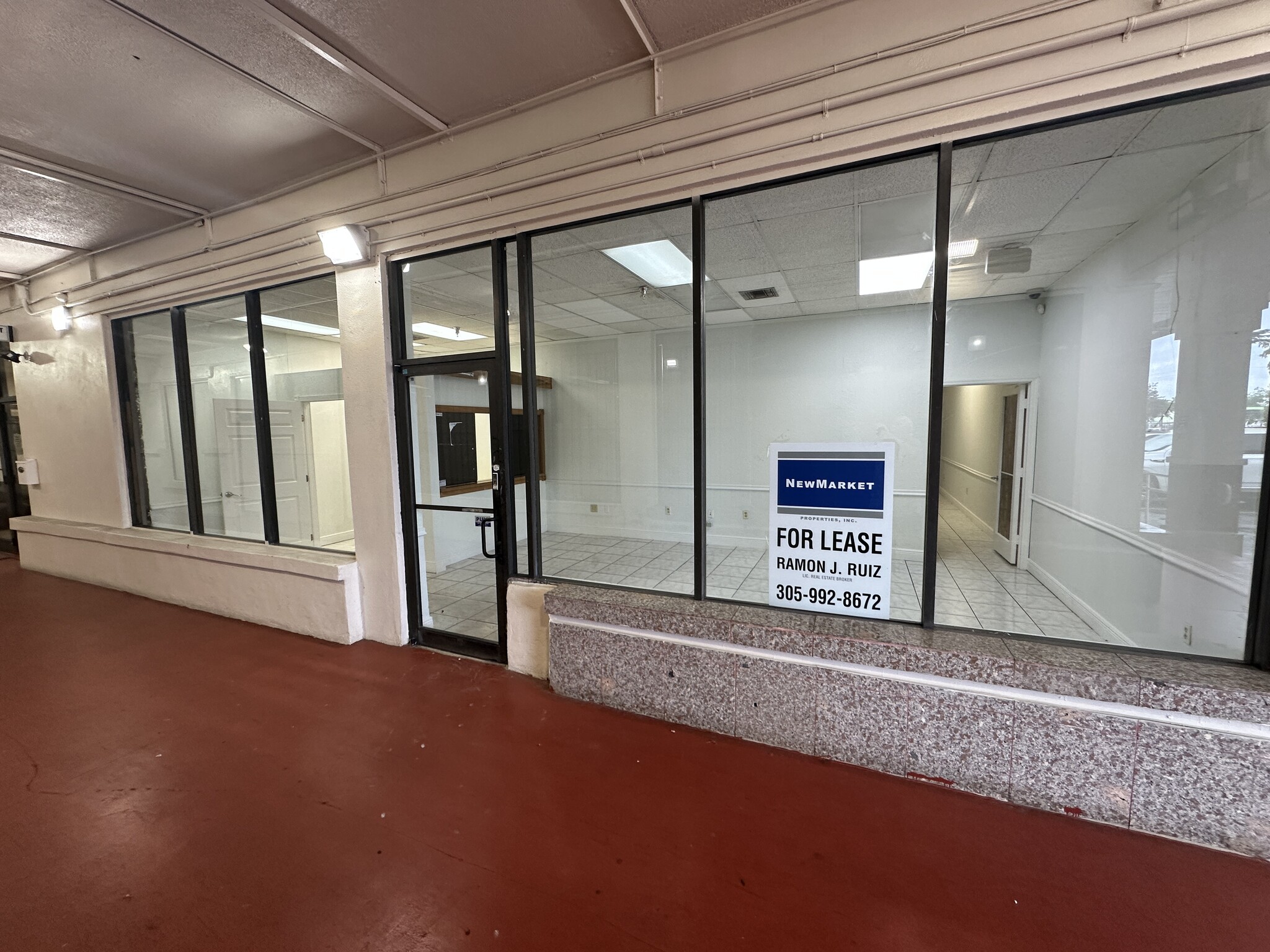 8318-8320 Bird Rd, Miami, FL à louer Photo de l’immeuble– Image 1 sur 4