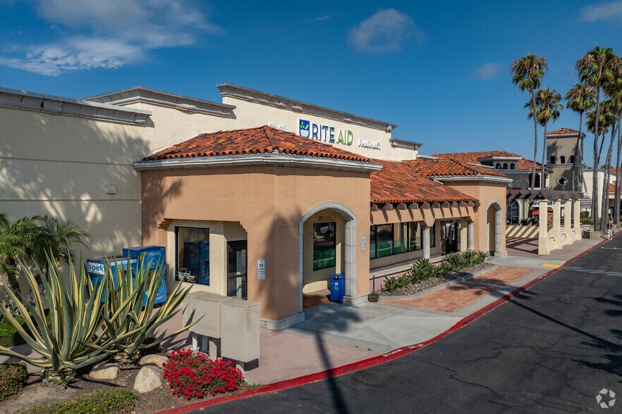 7100 Avenida Encinas, Carlsbad, CA à louer - Photo de l’immeuble – Image 2 sur 2
