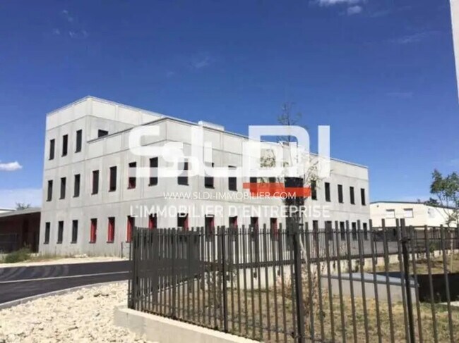 Plus de détails pour 1180 Avenue Victor Hugo, Rillieux-la-Pape - Bureau à louer