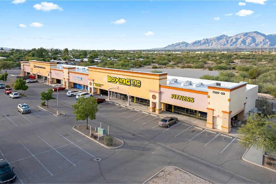 7507-7575 E Broadway Blvd, Tucson, AZ à vendre - Photo de l’immeuble – Image 2 sur 6