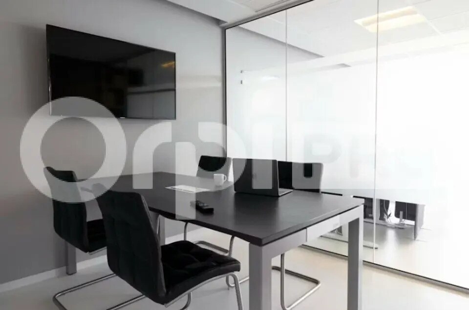 Local commercial dans Saint-Vincent-de-Tyrosse à louer Photo de l’immeuble– Image 1 sur 3