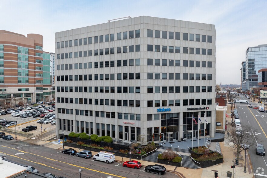 7800 Forsyth Blvd, Saint Louis, MO à louer - Photo de l’immeuble – Image 2 sur 4