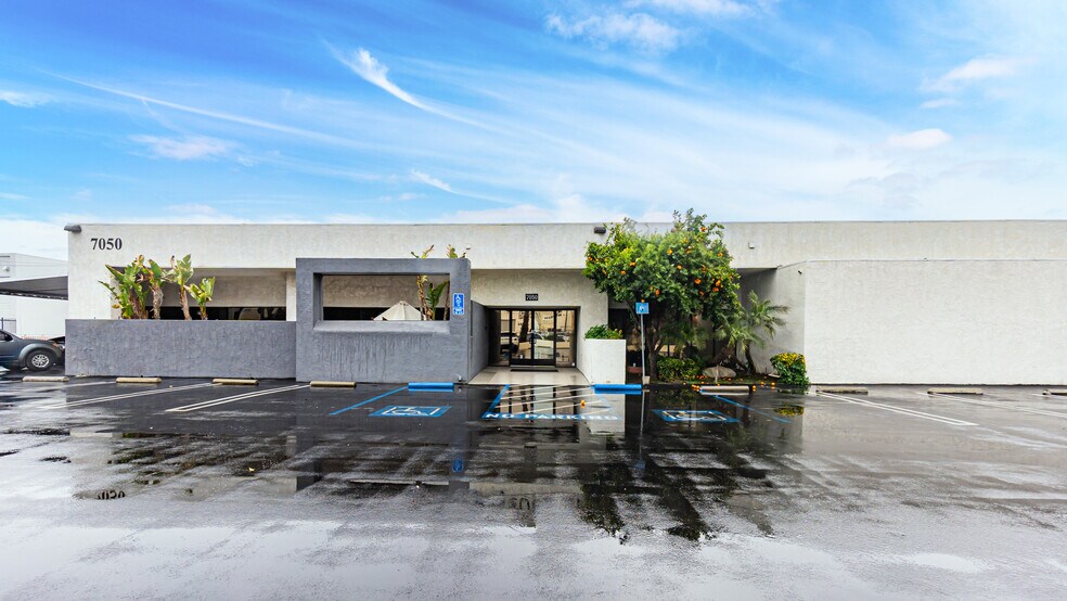7050 Valjean Ave, Van Nuys, CA à louer - Photo de l’immeuble – Image 3 sur 3