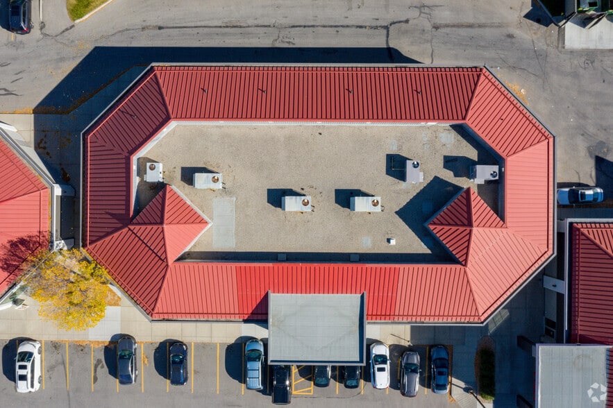 2220 68th St NE, Calgary, AB à louer - Aérien – Image 3 sur 4