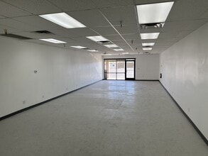 13804-13816 N 51st Ave, Glendale, AZ à louer Photo intérieure– Image 2 sur 4