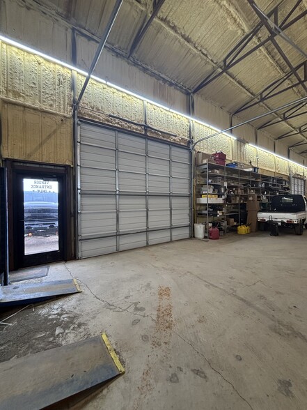 9065 S Highway 77, Noble, OK à vendre - Photo de l’immeuble – Image 3 sur 5