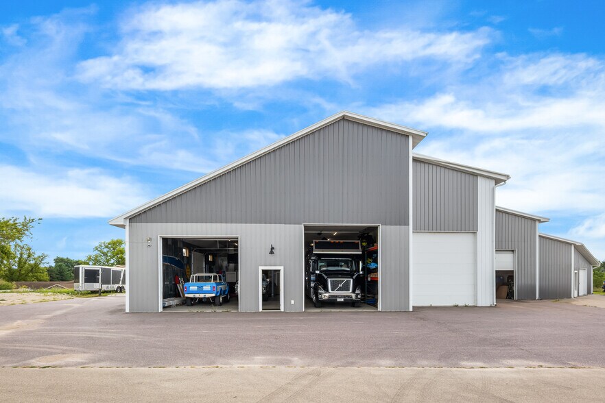 W1726 North Street, Green Lake, WI à vendre - Photo de l’immeuble – Image 3 sur 37