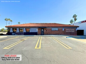 3512-3538 E Chapman Ave, Orange, CA à louer Photo intérieure– Image 2 sur 10