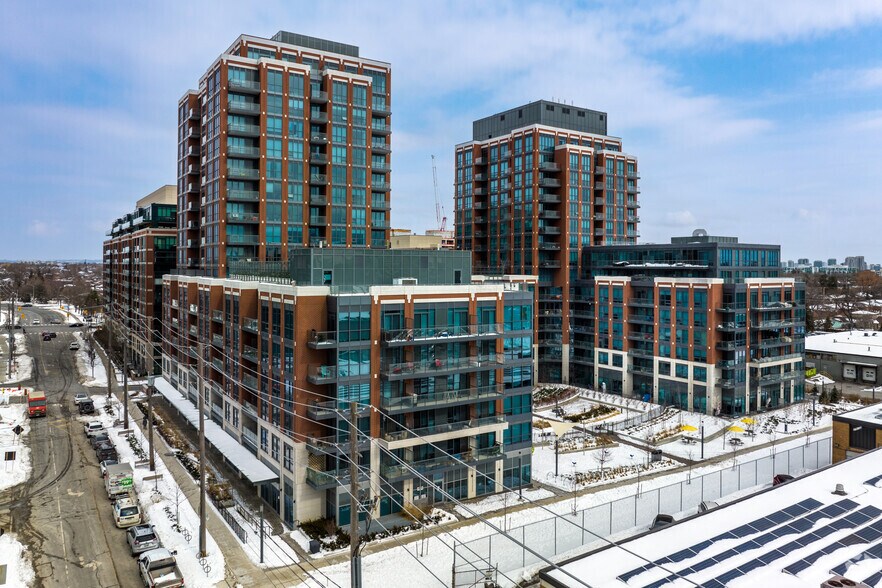 11 Tippett Rd, Toronto, ON à vendre - Photo de l’immeuble – Image 3 sur 12