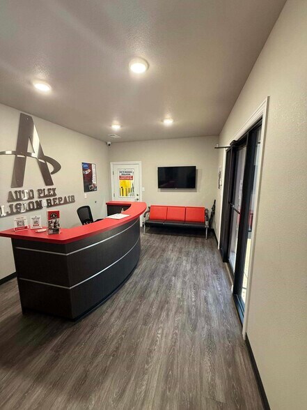 1705 W Walnut St, Paris, AR à louer - Photo de l’immeuble – Image 3 sur 17