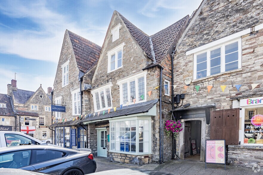 84 Broad Street & 2 Horse Street, Chipping Sodbury à vendre - Photo principale – Image 1 sur 3