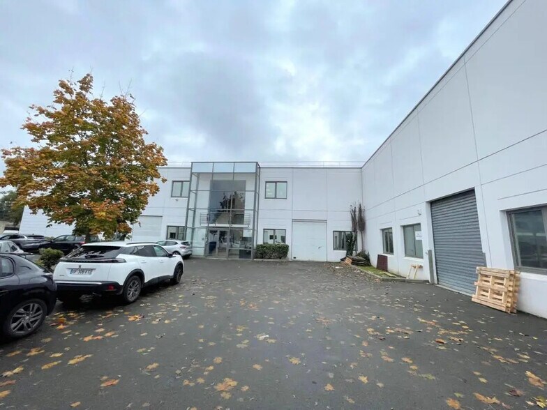 Bureau dans Argenteuil à louer - Photo de l’immeuble – Image 1 sur 8