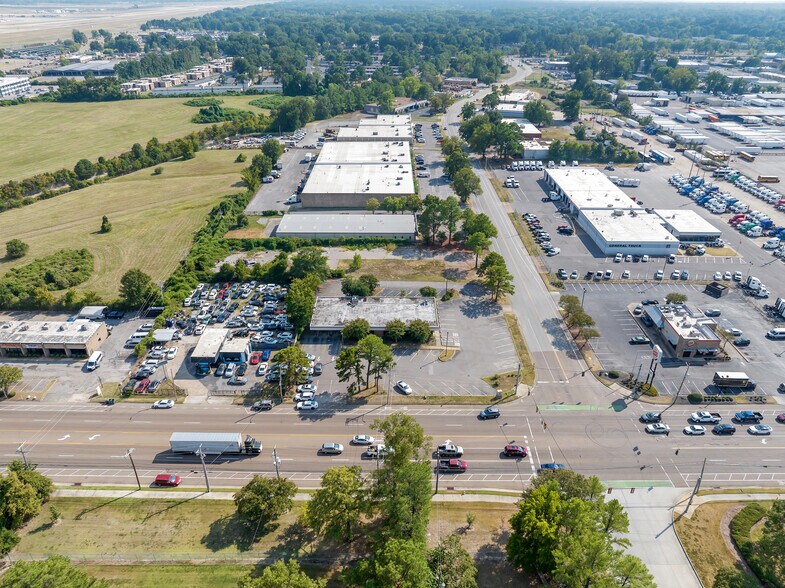 2015 E Brooks Rd, Memphis, TN à vendre - Photo de l’immeuble – Image 3 sur 4