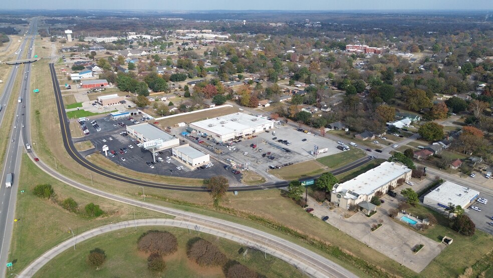 2100 W Evergreen St, Durant, OK à louer - Photo de l’immeuble – Image 2 sur 3