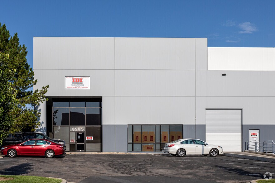 3505 W California Ave, Salt Lake City, UT à louer - Photo de l’immeuble – Image 3 sur 8