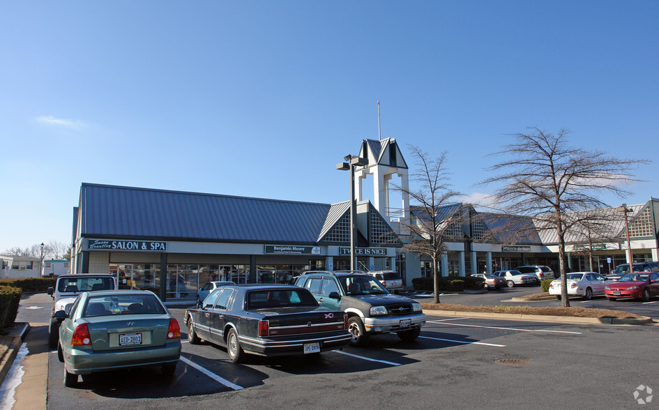 305 E Market St, Leesburg, VA à louer - Photo de l’immeuble – Image 3 sur 11