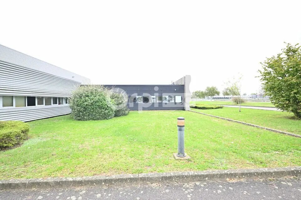 Bureau dans Saint-Marcel à louer Photo principale– Image 1 sur 2