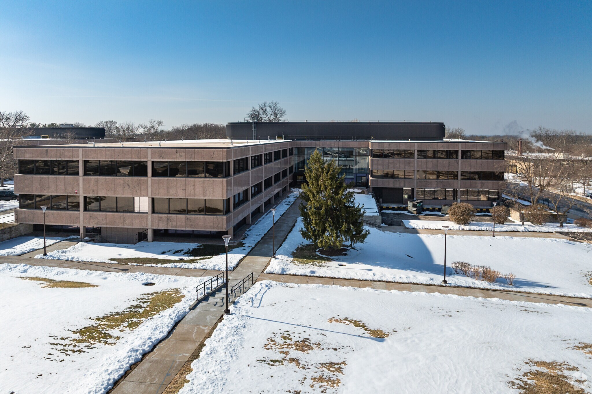 800 N Lindbergh Blvd, Creve Coeur, MO à louer Photo principale– Image 1 sur 11