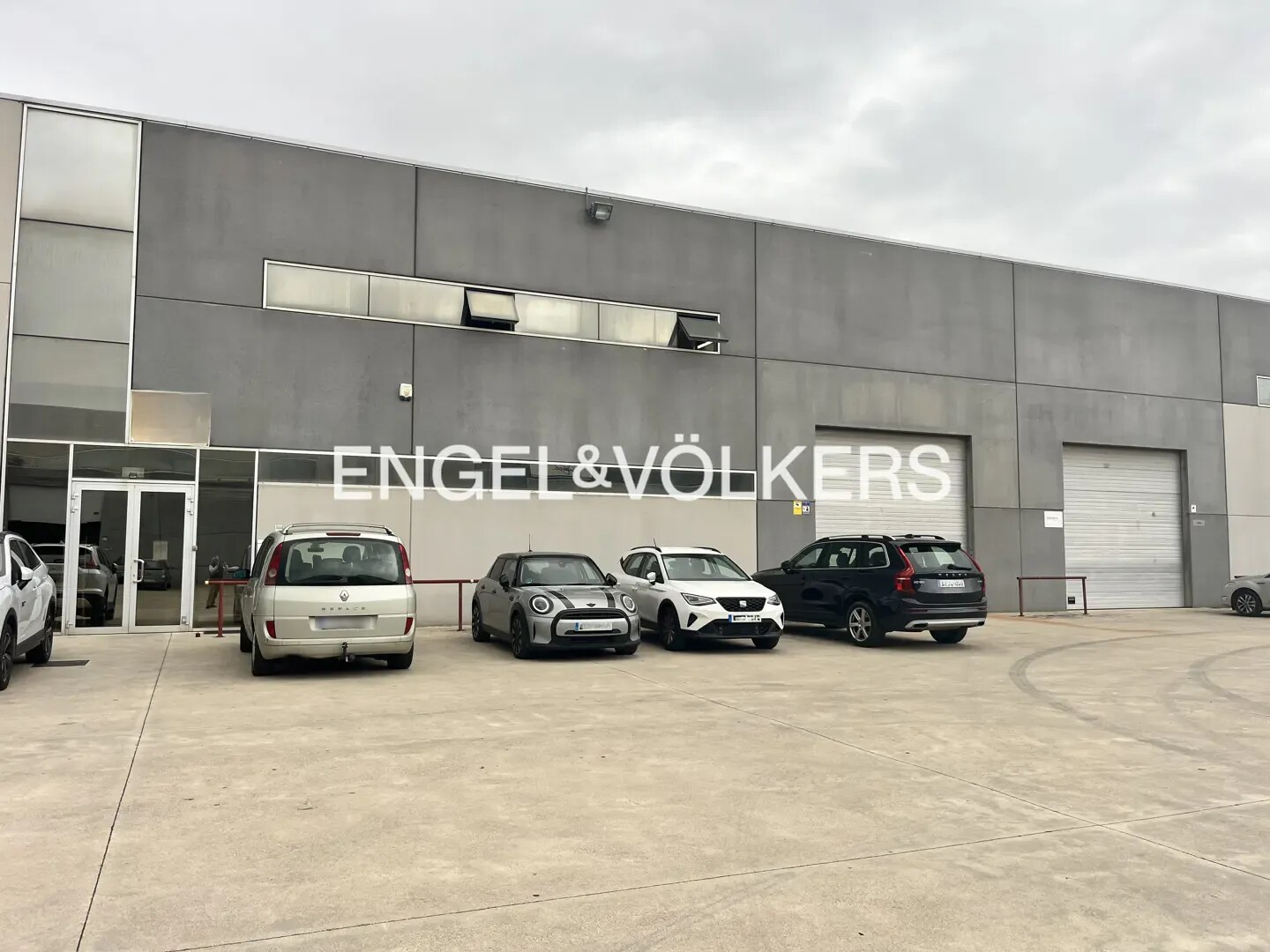 Industriel/Logistique dans Montornès del Vallès, Barcelona à louer Photo principale– Image 1 sur 4