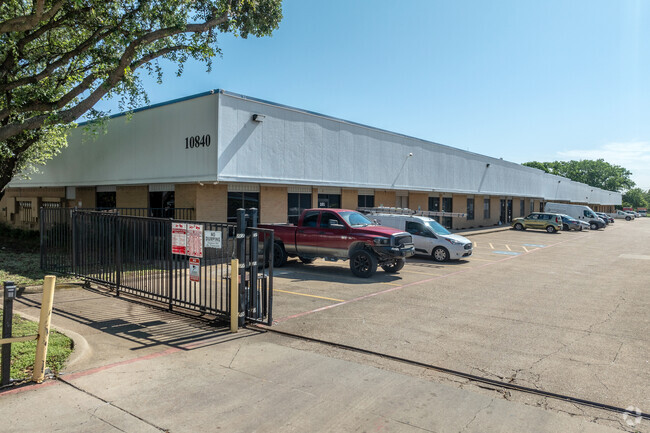 Plus de détails pour 10930 Switzer Ave, Dallas, TX - Local d'activités, Industriel/Logistique à louer