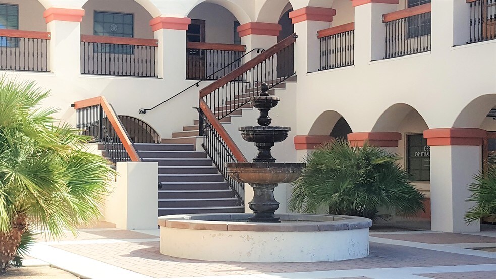 72650 Fred Waring Rd, Palm Desert, CA à vendre - Photo de l’immeuble – Image 3 sur 21
