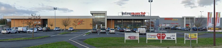 Local commercial dans Mehun-sur-Yèvre à louer - Photo de l’immeuble – Image 1 sur 2