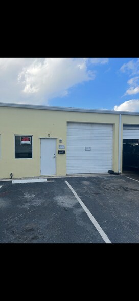 1190 S Dixie Hwy W, Pompano Beach, FL à louer - Photo de l’immeuble – Image 3 sur 9