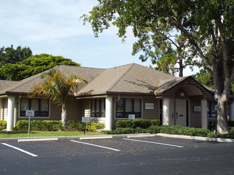 12653-12655 New Brittany Blvd, Fort Myers, FL à vendre - Photo de l’immeuble – Image 3 sur 4