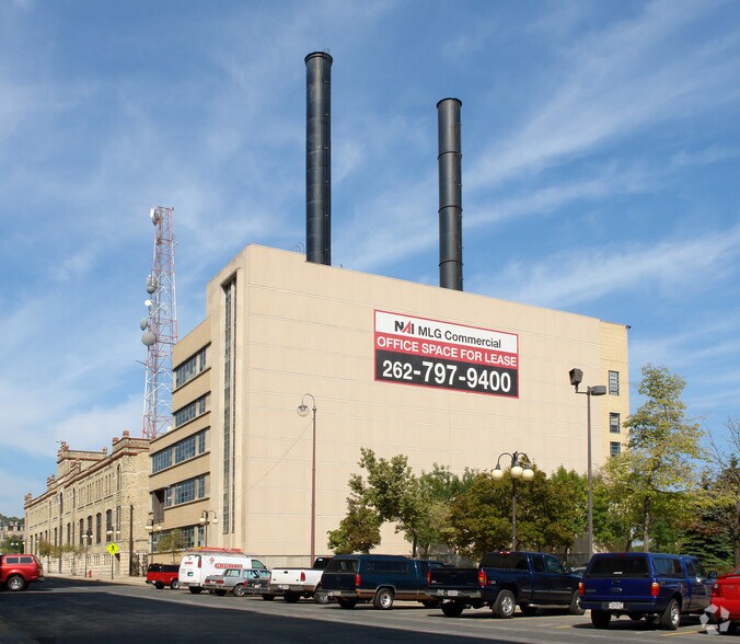 1542 N 2nd St, Milwaukee, WI à louer - Photo de l’immeuble – Image 1 sur 3