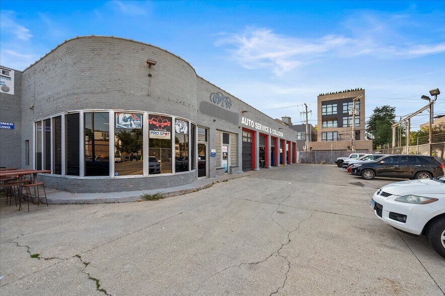 629 N Ashland Ave, Chicago, IL à vendre - Photo de l’immeuble – Image 2 sur 11