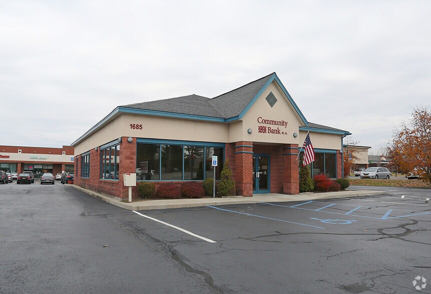 1685 Us-9, Clifton Park, NY à louer - Photo principale – Image 1 sur 7