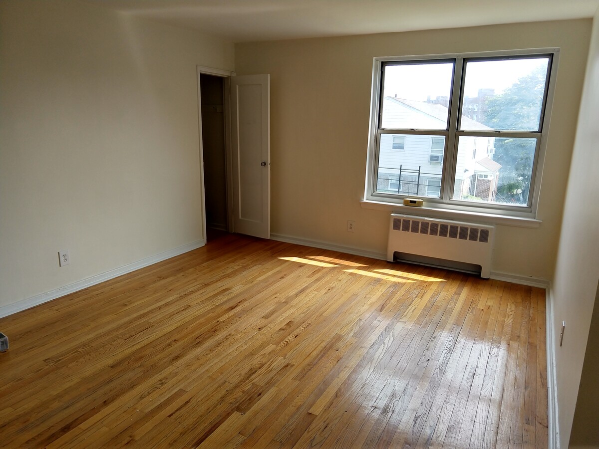 94 Spruce St, Yonkers, NY 10701 - Lot 90 - - Photo intérieure - Image 2 of 19