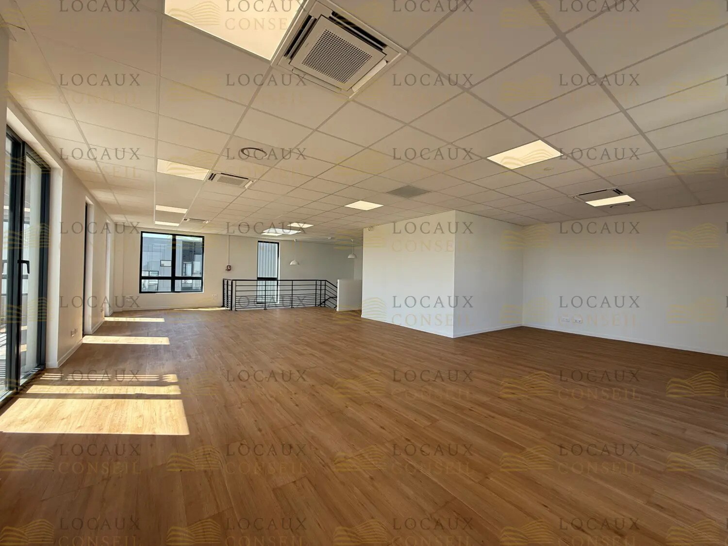 Local d’activités dans Chanteloup-en-Brie à louer Photo de l’immeuble– Image 1 sur 19