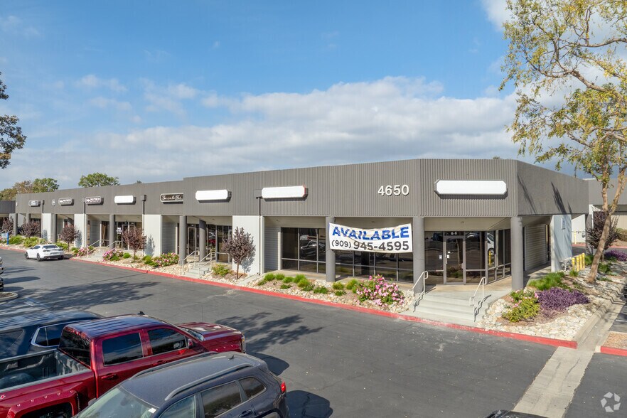 4650 Arrow Hwy, Montclair, CA à louer - Photo de l’immeuble – Image 1 sur 16
