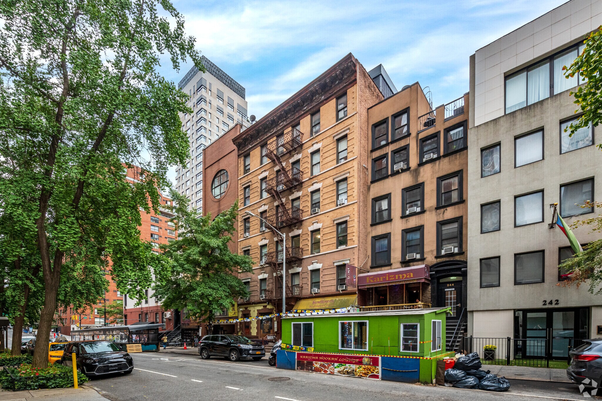 246 E 51st St, New York, NY à vendre Photo de l’immeuble– Image 1 sur 10
