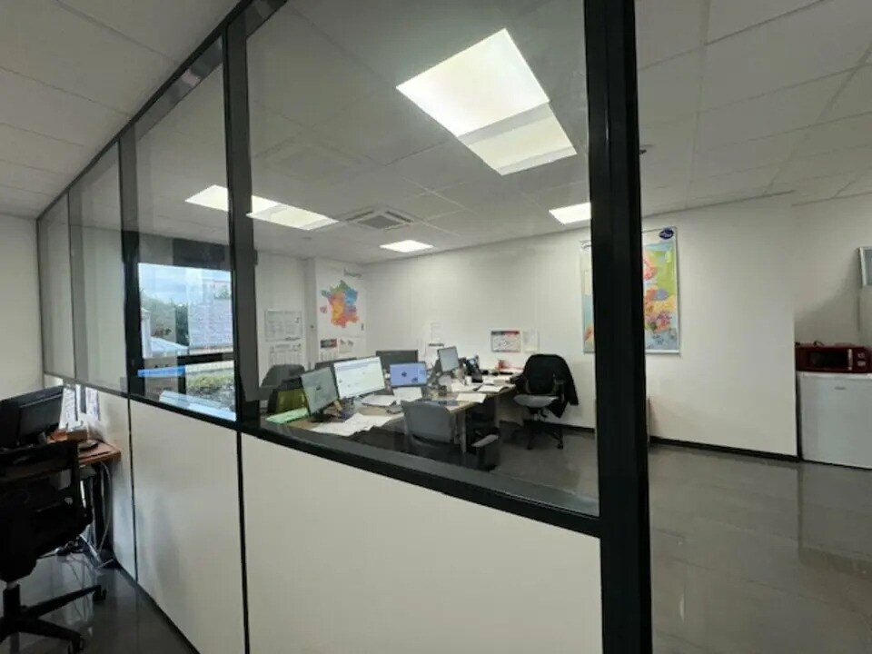 Bureau dans Villefranche-sur-Saône à louer Photo de l’immeuble– Image 1 sur 5