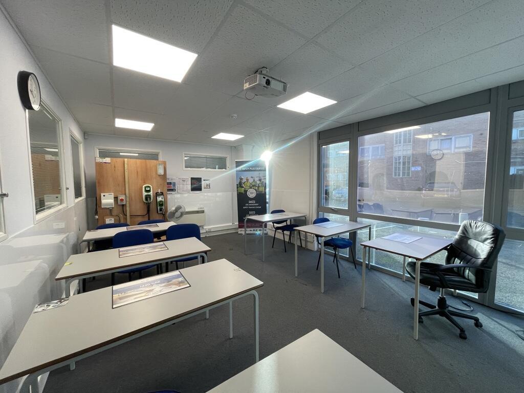 George St, Brighton à louer Photo intérieure– Image 1 sur 1