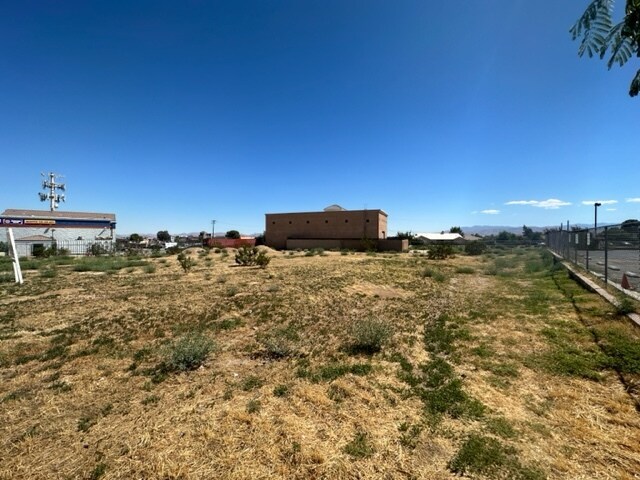 Mariposa Rd, Hesperia, CA à vendre - Photo de l’immeuble – Image 2 sur 7