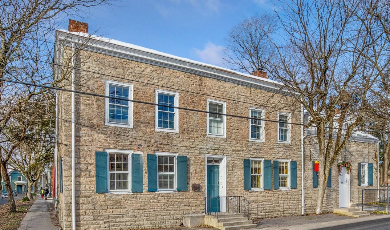 43 Crown St, Kingston, NY à louer Photo principale– Image 1 sur 18