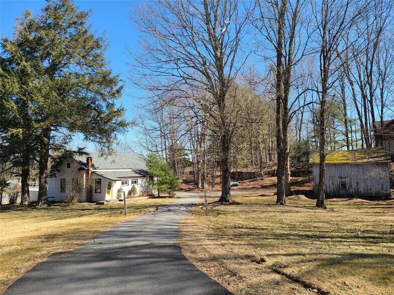 1095 State 17B rt, Mongaup Valley, NY à vendre - Photo de l’immeuble – Image 1 sur 48