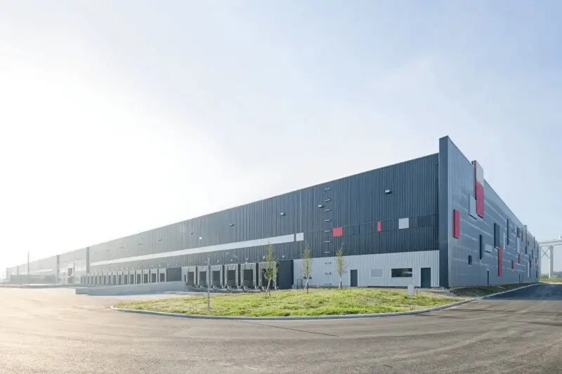Industriel/Logistique dans Rouen à louer - Photo de l’immeuble – Image 1 sur 4