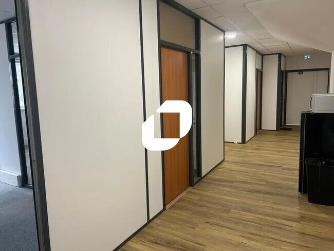 Plus de détails pour Rue De La Pâture, Carrières-sur-Seine - Bureau à louer