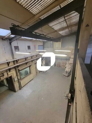 Plus de détails pour Local d'activités à louer