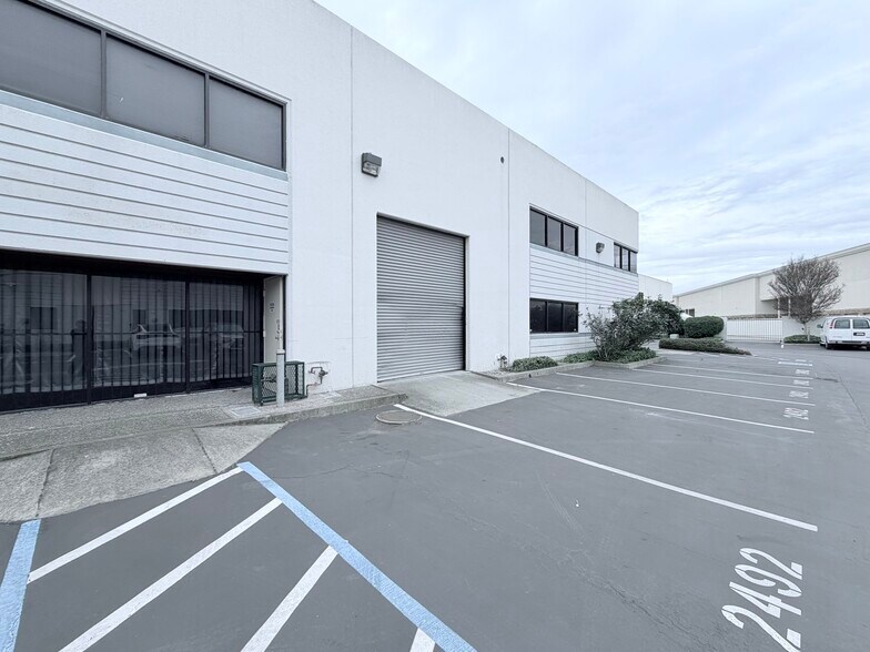 2492 Technology Dr, Hayward, CA à vendre - Photo de l’immeuble – Image 1 sur 12