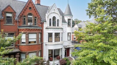 1577 Beacon St, Brookline, MA à louer Photo intérieure– Image 1 sur 4