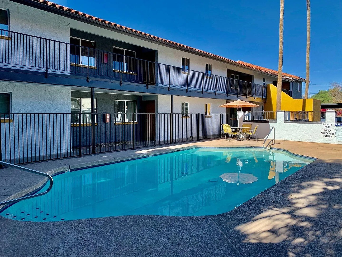 1621 W Denton Ln, Phoenix, AZ à vendre Photo de l’immeuble– Image 1 sur 4