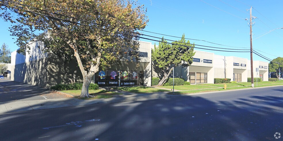 2361 Industrial Pky W, Hayward, CA à louer - Photo de l’immeuble – Image 3 sur 4