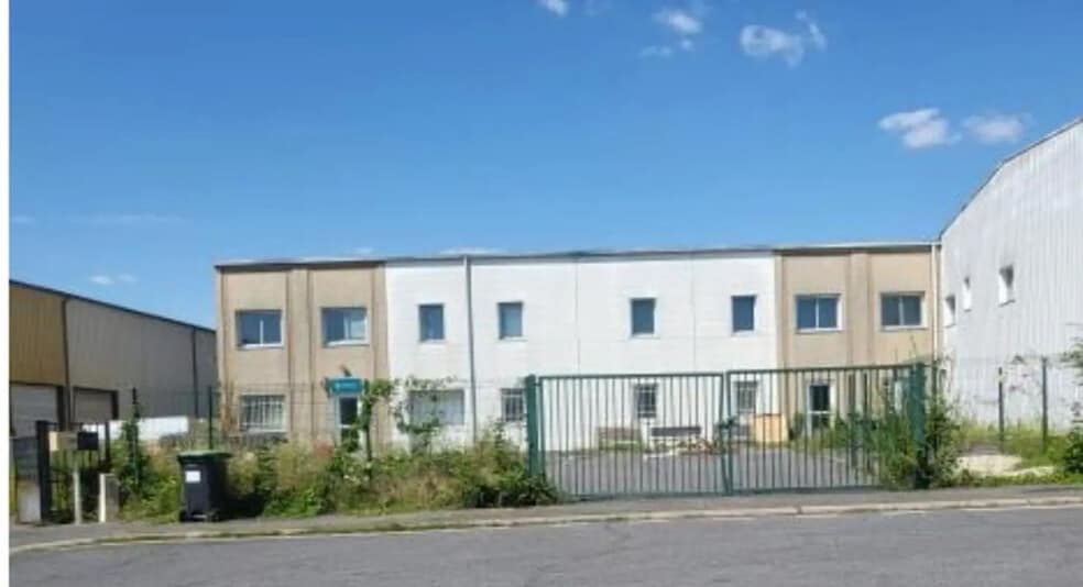 Local d'activités dans BOISSY-L'AILLERIE à vendre - Photo de l’immeuble – Image 1 sur 9
